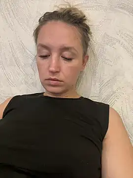 Snapshot of StasyWood chatting on February 2026 01:44:02 AM StasyWood online show from February 2026 01:44:02 AM