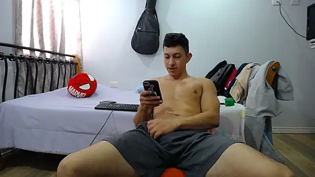 Snapshot of Iam_yourbabyprincess_XD chatting on January 2025 08:07:02 PM Iam yourbabyprincess XD online show from January 2025 08:07:02 PM