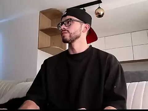 Phantom Bigger1 online show from December 2025 06:59:01 PM