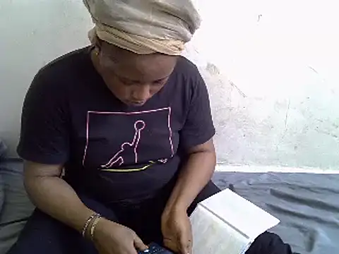 Snapshot of Crystal__Gee chatting on January 2025 08:01:01 AM Crystal Gee online show from January 2025 08:01:01 AM