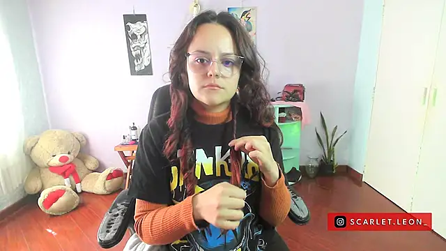 Scarletleon77 online show from January 2025 03:32:01 PM