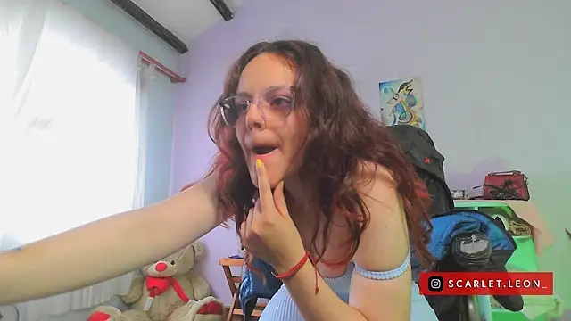 Scarletleon77 online show from February 2025 06:04:01 PM