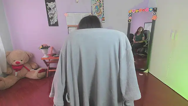 Scarletleon77 online show from March 2025 02:59:01 PM