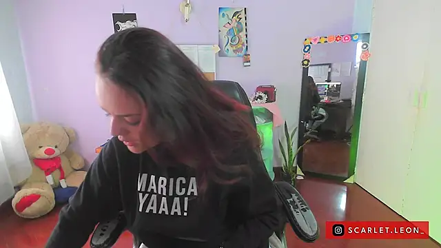 Scarletleon77 online show from March 2025 03:08:02 PM