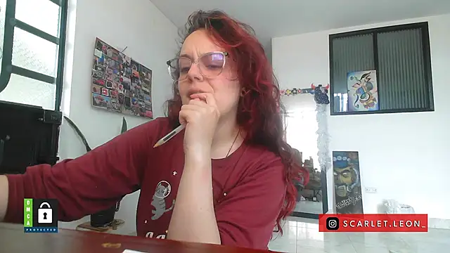 Scarletleon77 online show from October 2025 03:24:01 PM