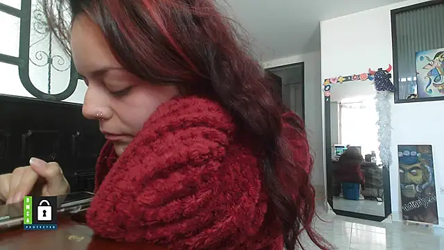 Scarletleon77 online show from October 2025 01:32:01 PM