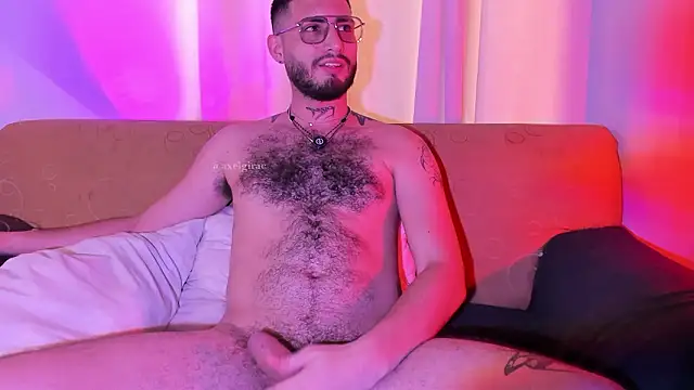 axel giracr online show from March 2026 08:36:02 PM