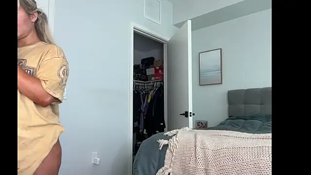 ElenaErickson online show from February 2026 08:51:01 PM