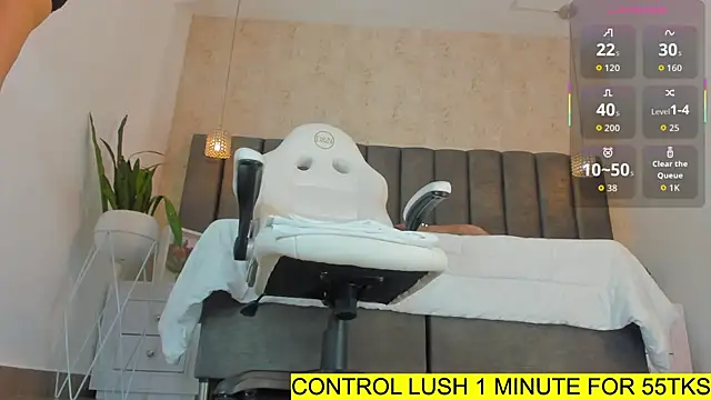 Liinda Saenz online show from September 2025 11:45:01 AM