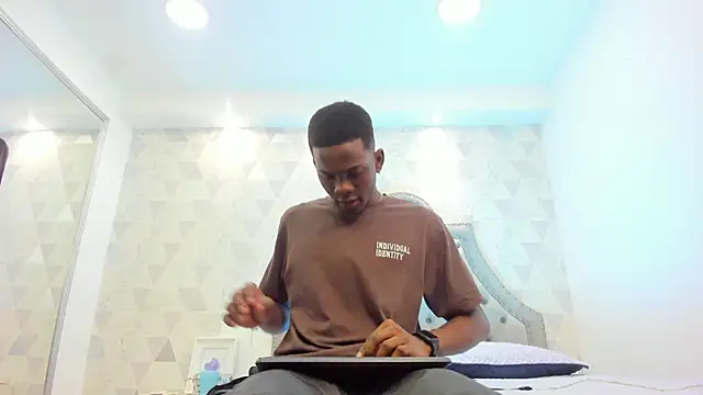 JacksonMuller  online show from December 2024 01:34:02 PM