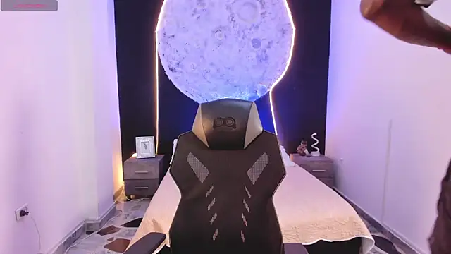 JacksonMuller  online show from November 2025 01:10:02 PM