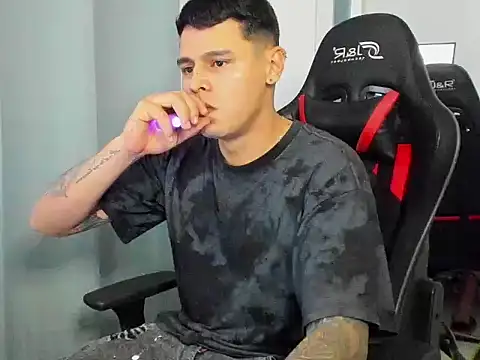 E Moon online show from September 2025 02:57:01 AM