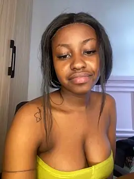 hot daily online show from February 2025 12:43:01 PM