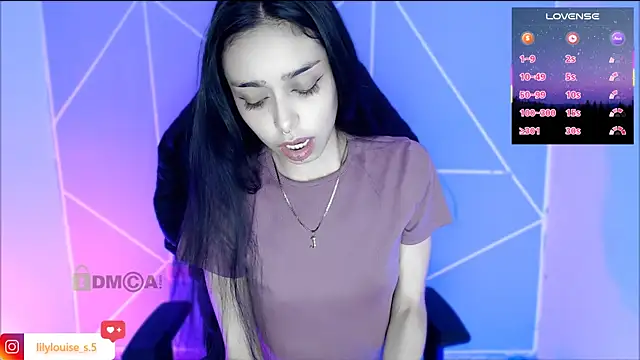 Snapshot of lilylouisee chatting on June 2026 08:51:01 PM lilylouisee online show from June 2026 08:51:01 PM