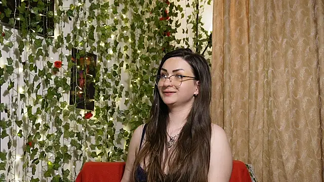 NaughtYHomemadE online show from April 2026 07:07:02 PM