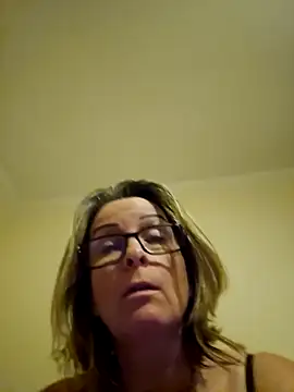 Snapshot of Steffi45 chatting on January 2025 09:20:01 PM Steffi45 online show from January 2025 09:20:01 PM