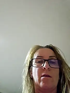 Steffi45 online show from November 2025 08:19:02 PM