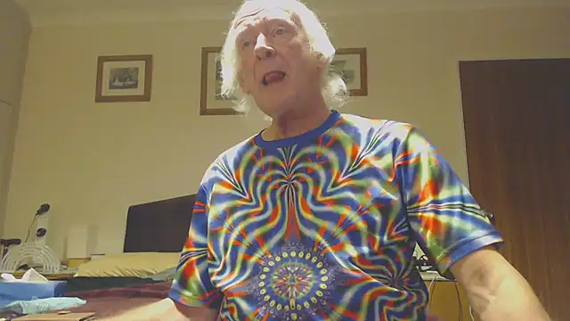 WaverlyKernow online show from January 2025 08:22:01 PM