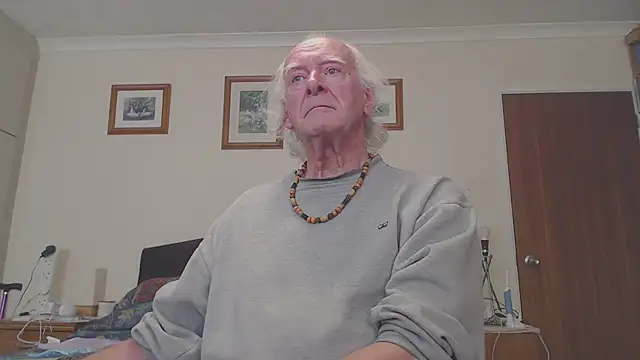 WaverlyKernow online show from March 2025 02:15:02 PM