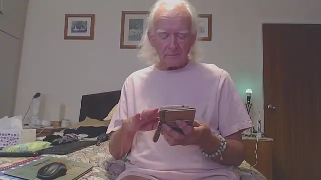 WaverlyKernow online show from September 2025 01:55:02 PM