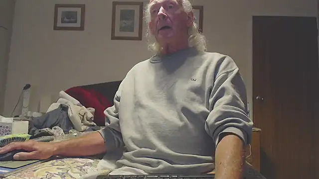 WaverlyKernow online show from September 2025 02:16:02 PM