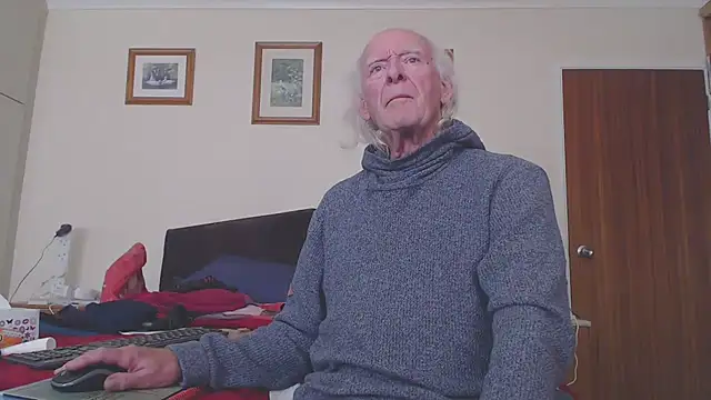 WaverlyKernow online show from October 2025 12:59:01 PM