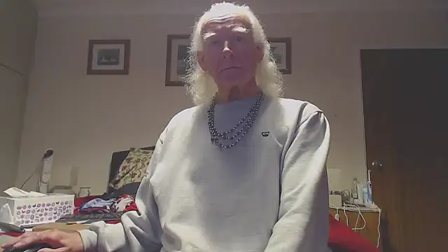 WaverlyKernow online show from November 2025 10:26:02 AM