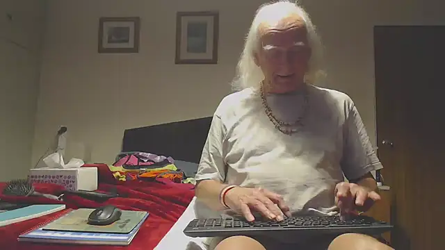 WaverlyKernow online show from December 2025 03:08:02 PM