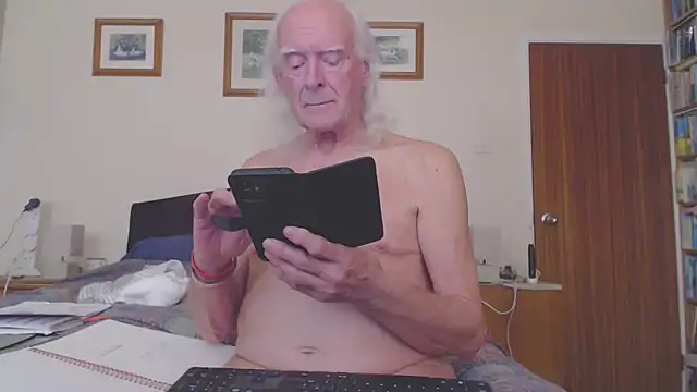 Snapshot of WaverlyKernow chatting on March 2026 03:59:01 PM WaverlyKernow online show from March 2026 03:59:01 PM