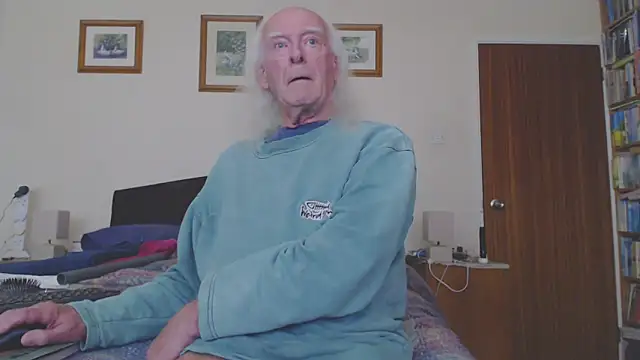 Snapshot of WaverlyKernow chatting on March 2026 03:29:01 PM WaverlyKernow online show from March 2026 03:29:01 PM