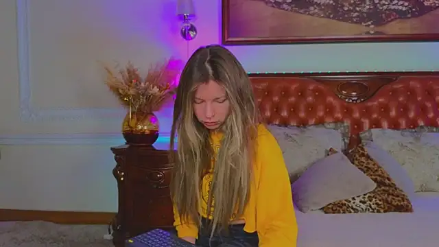 Real Tini online show from January 2026 06:05:02 AM