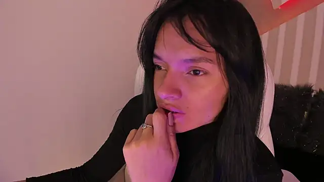 Snapshot of _shantal_smith chatting on April 2026 01:15:01 PM shantal smith online show from April 2026 01:15:01 PM