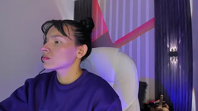 Snapshot of _shantal_smith chatting on May 2026 01:02:02 AM shantal smith online show from May 2026 01:02:02 AM