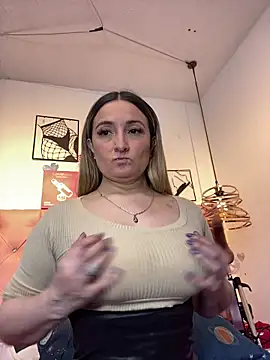 Snapshot of antonella87 chatting on June 2026 01:41:02 AM antonella87 online show from June 2026 01:41:02 AM