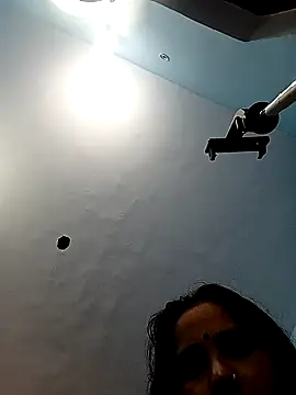 reemacouple007 online show from October 2025 06:10:02 PM