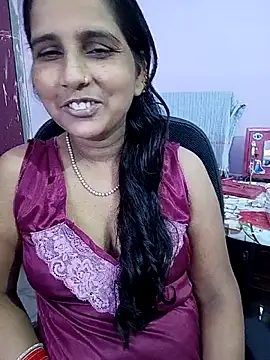 Snapshot of reemacouple007 chatting on July 2026 04:58:02 AM reemacouple007 online show from July 2026 04:58:02 AM