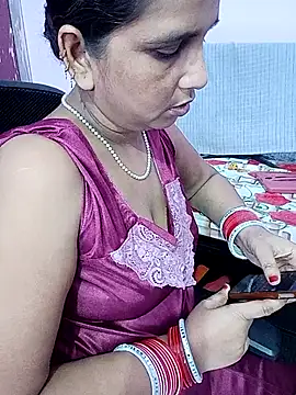 Snapshot of reemacouple007 chatting on July 2026 06:02:02 PM reemacouple007 online show from July 2026 06:02:02 PM