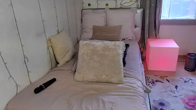 AlicianeFrancaise online show from April 2026 09:48:02 AM