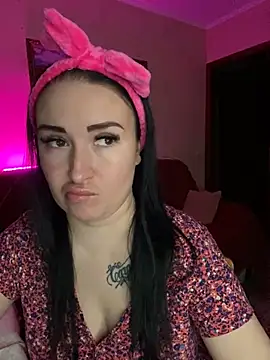 Roxana Bell online show from February 2025 03:27:01 PM