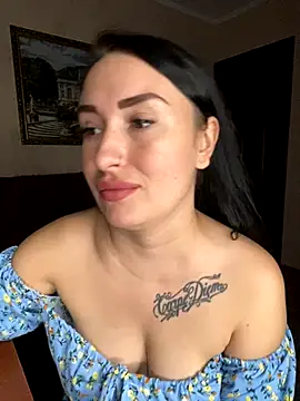 Roxana Bell online show from September 2025 05:51:02 PM