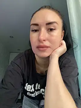Snapshot of Roxana_Bell chatting on May 2026 11:29:01 AM Roxana Bell online show from May 2026 11:29:01 AM