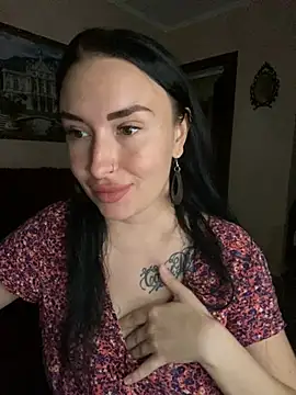 Snapshot of Roxana_Bell chatting on June 2026 12:32:01 PM Roxana Bell online show from June 2026 12:32:01 PM