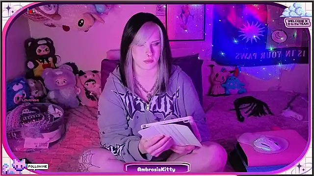 Snapshot of AmbrosiaKitty chatting on May 2026 09:17:02 AM AmbrosiaKitty online show from May 2026 09:17:02 AM