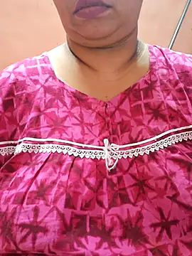 Snapshot of Ravina_patil1 chatting on March 2025 11:02:01 PM Ravina patil1 online show from March 2025 11:02:01 PM