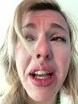 Snapshot of propertyofdaddy chatting on March 2025 08:54:02 PM propertyofdaddy online show from March 2025 08:54:02 PM