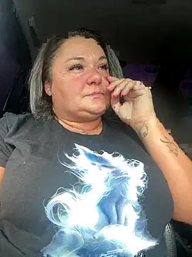 Snapshot of MikyVesela chatting on September 2025 12:10:02 PM MikyVesela online show from September 2025 12:10:02 PM