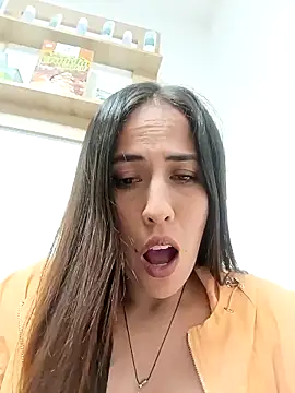 Lena-32 online show from April 2026 11:09:01 PM