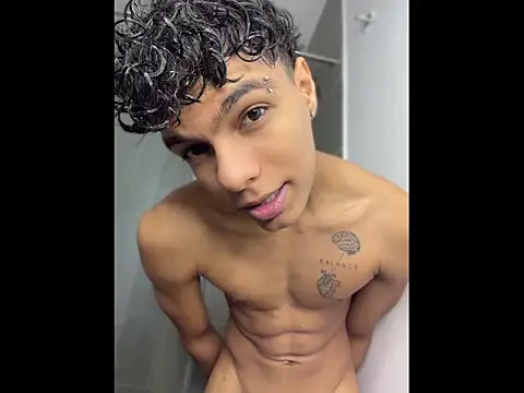 Snapshot of james_dreams_ chatting on May 2026 01:02:04 AM james dreams online show from May 2026 01:02:04 AM