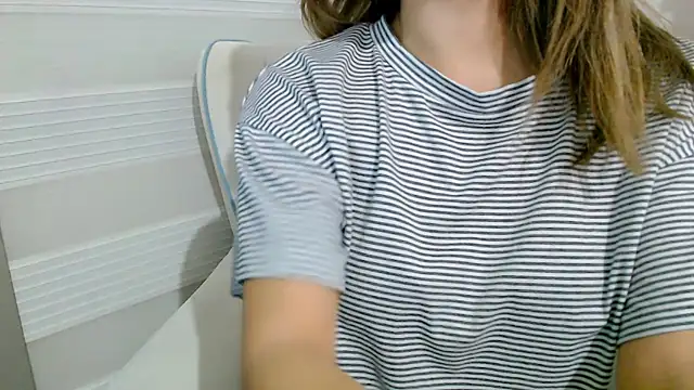 Topmodell online show from January 2025 10:28:01 PM