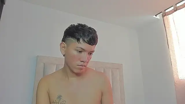 JulianRose 1 online show from February 2025 03:08:01 PM